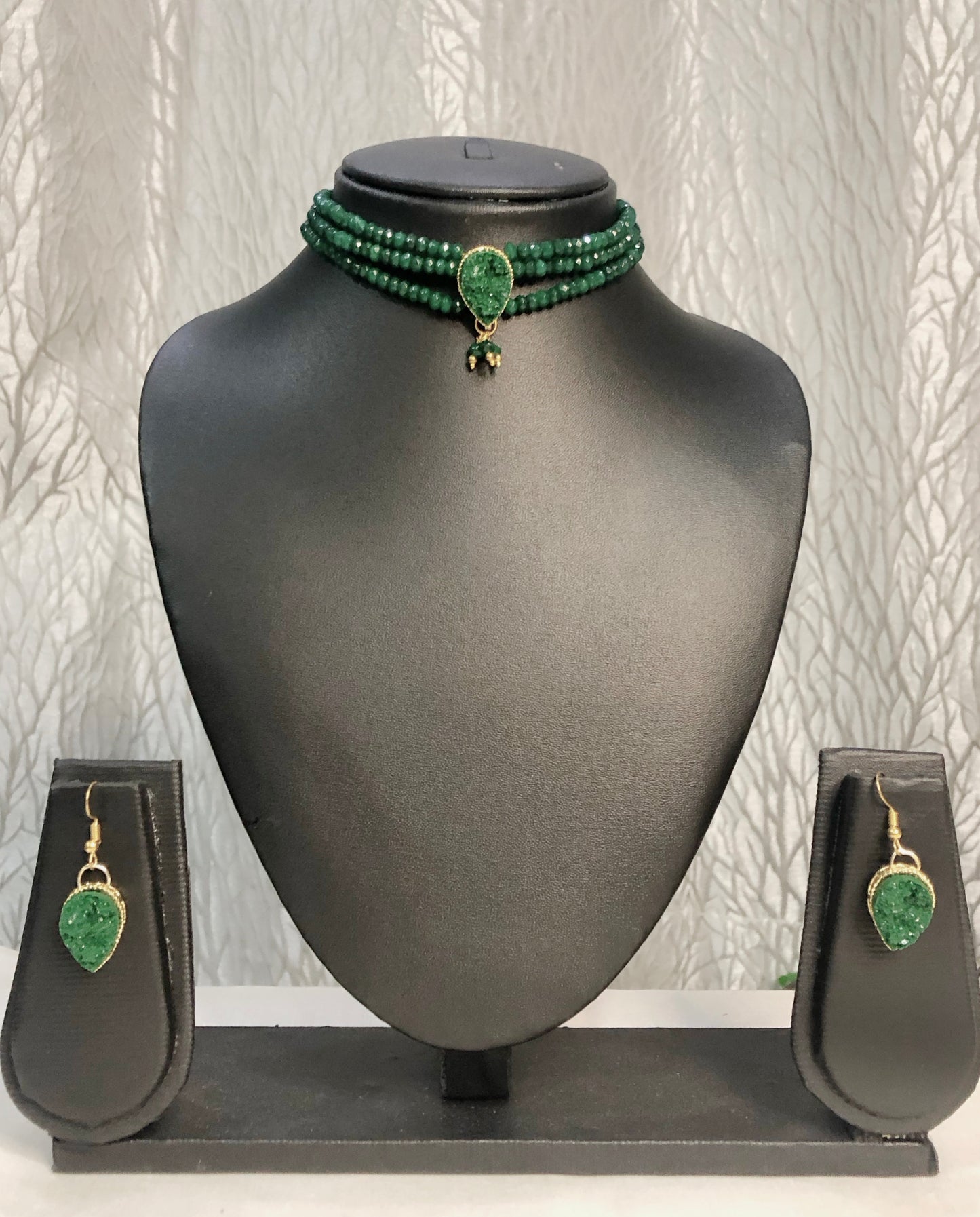 Green Onyx Beaded Choker with Layered Strands and Matching Drop Earrings