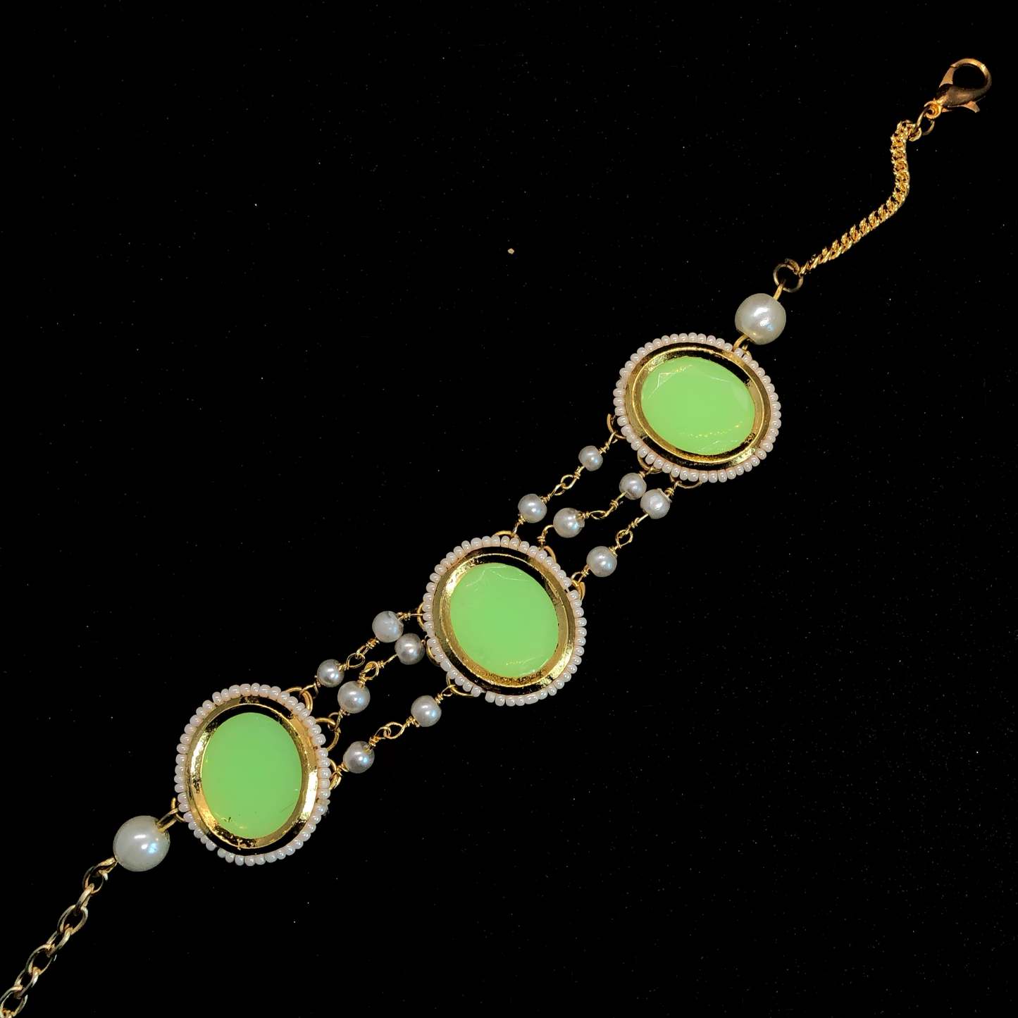 Luminous Greenish Yellow Kundan Bracelet