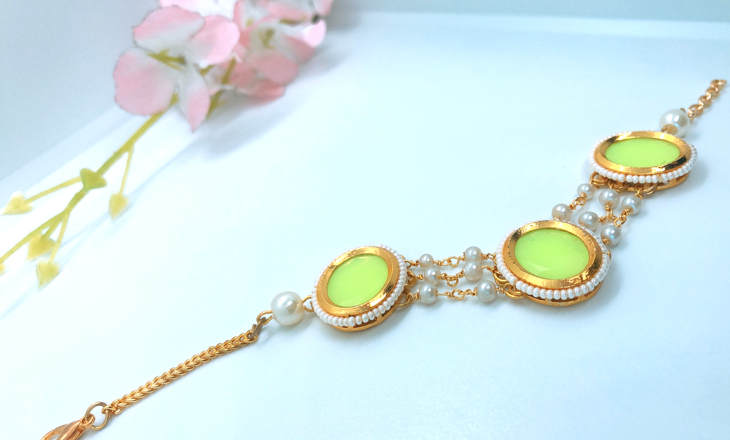 Luminous Greenish Yellow Kundan Bracelet